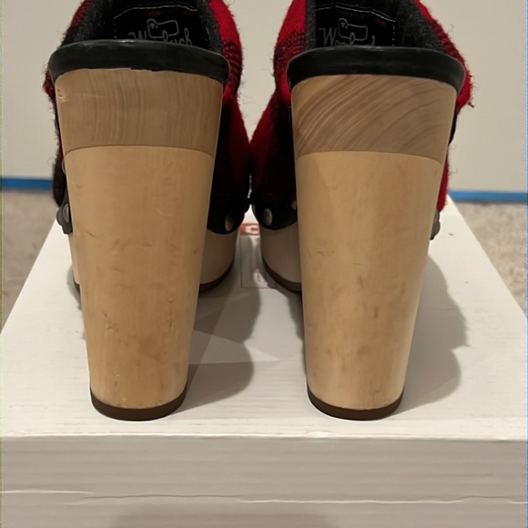 Woolrich Journalist Buffalo Plaid Mule Clogs - Picture 7 of 15